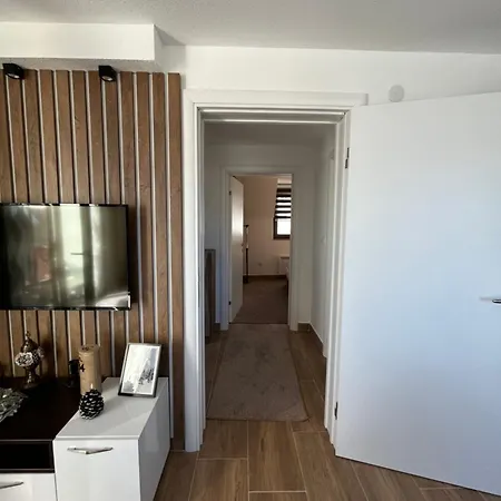 Apartment Suncani Vrhovi